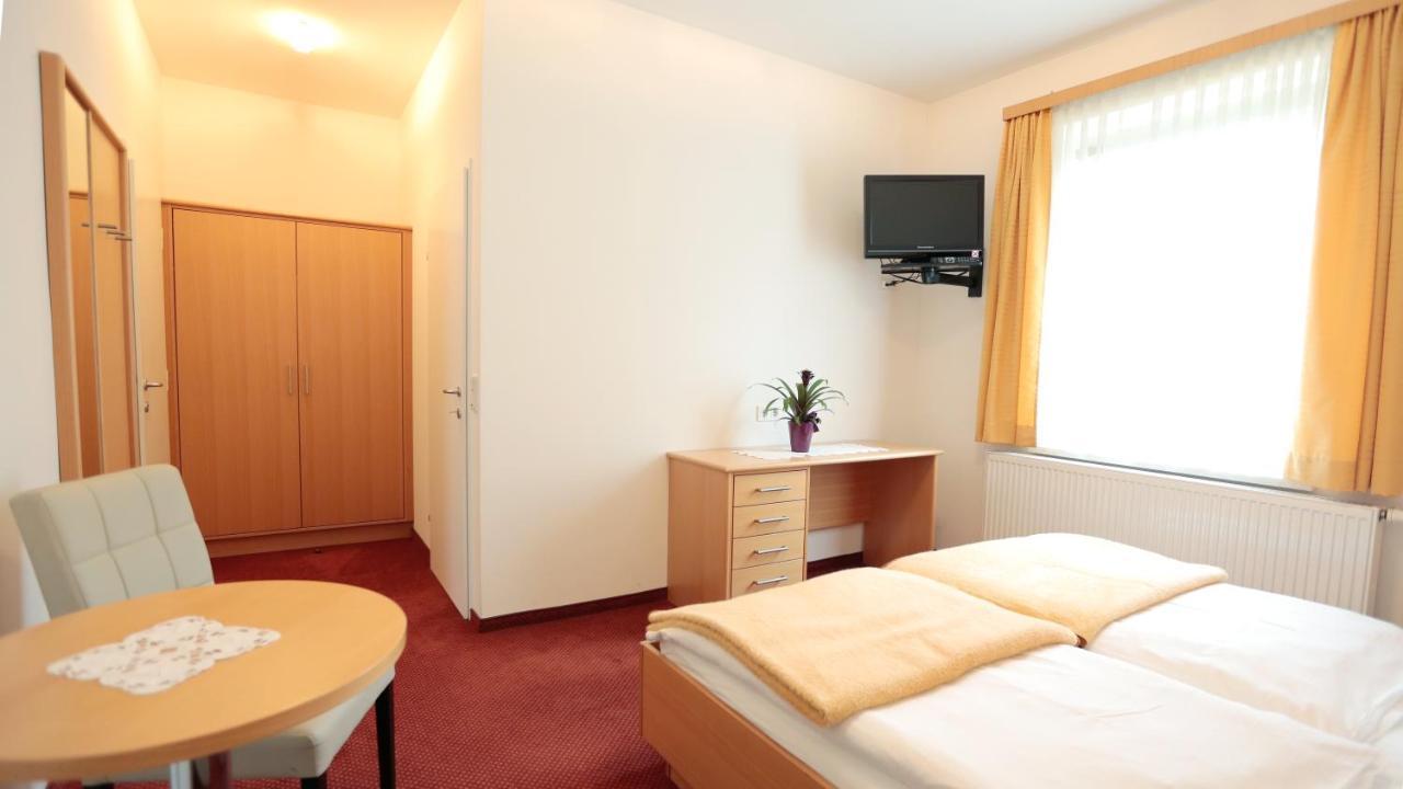 Hotel Reineldis มูเรค ภายนอก รูปภาพ