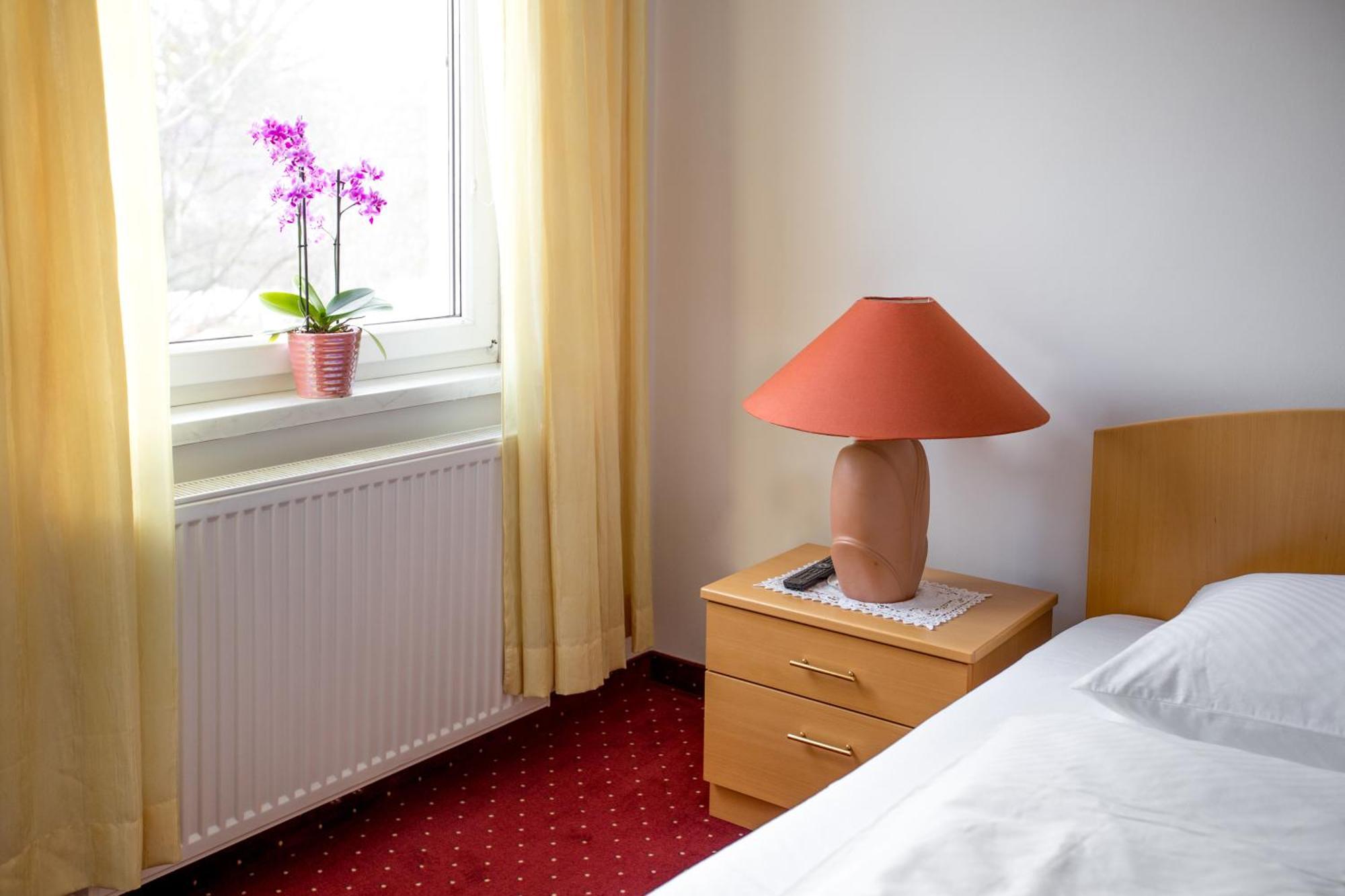 Hotel Reineldis มูเรค ห้อง รูปภาพ